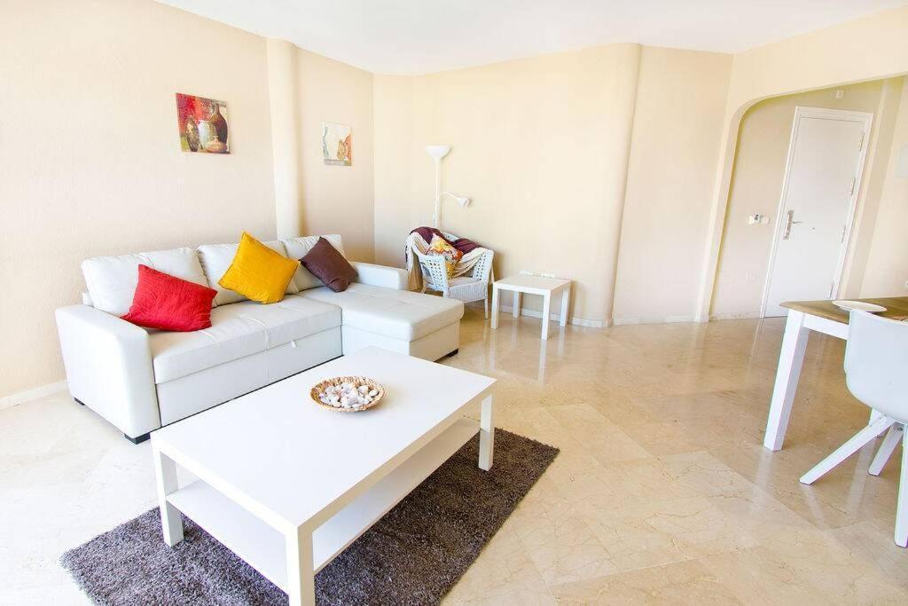Spectacular Apartment In Matchroom Country Club Фуэнхирола Экстерьер фото